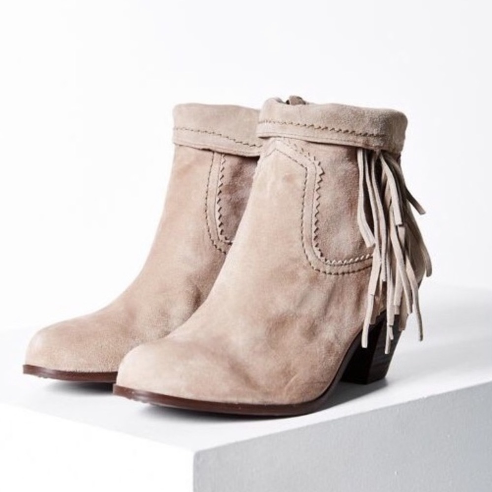 Sam Edelman light grey Suede Fringes Louie Ankle Boots booties size 8.5 EUC